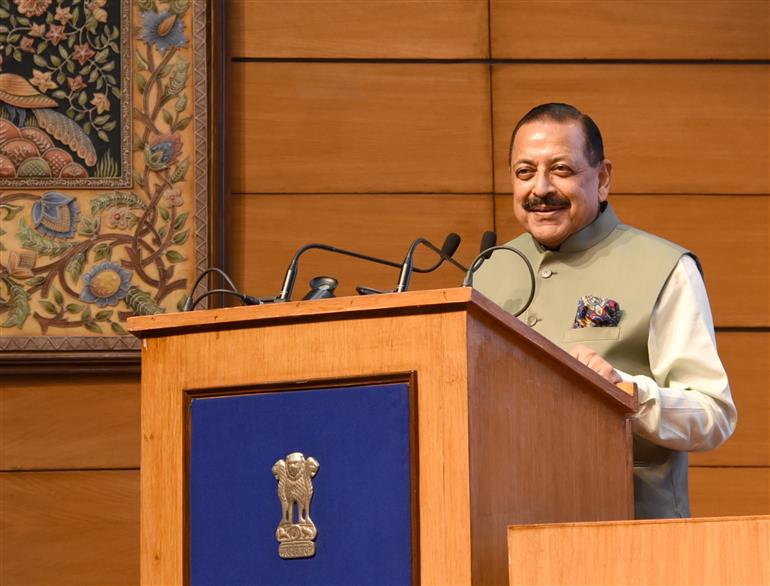 The Minister of State for Science & Technology (Independent Charge), Earth Sciences (Independent Charge), Prime Minister’s Office, Personnel, Public Grievances & Pensions, Atomic Energy and Space, Dr. Jitendra Singh addressing at the Media Interaction on ‘One Year of BioE3: From Policy to Action and Launch of BioE3 Challenge for Youth along with Launch of First National Biofoundry Network at National Media Centre, in New Delhi on August 27, 2025.