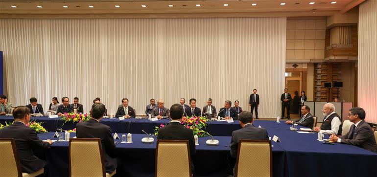 PM met with the Governors of 16 prefectures at Tokyo, in Japan on August 30, 2025.:Prime Minister's Office PM met with the Governors of 16 prefectures at Tokyo, in Japan on August 30, 2025.:Prime Minister