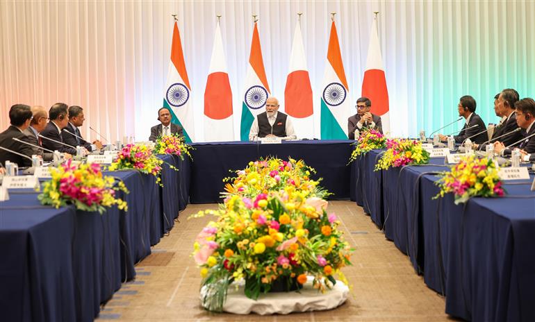 PM met with the Governors of 16 prefectures at Tokyo, in Japan on August 30, 2025.:Prime Minister's Office PM met with the Governors of 16 prefectures at Tokyo, in Japan on August 30, 2025.:Prime Minister