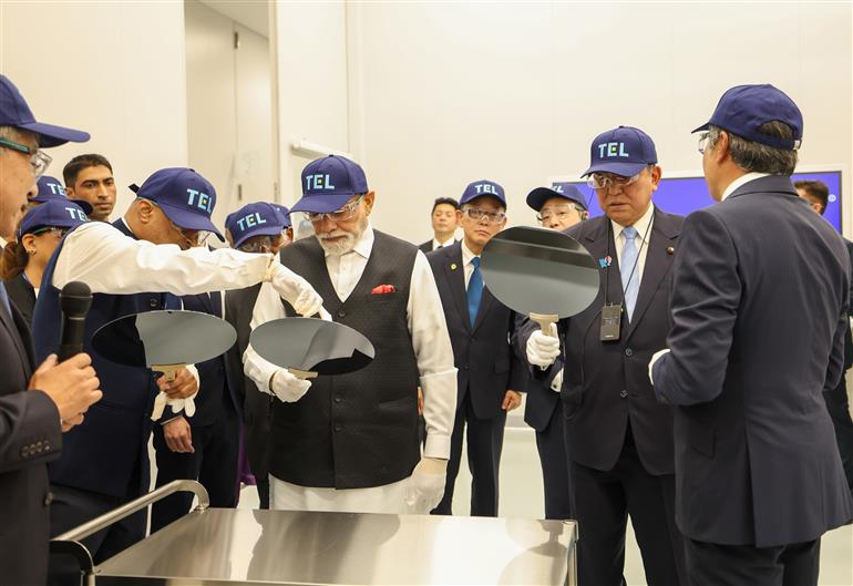 PM visits Tokyo Electron Limited factory in Sendai, Japan on August 30, 2025.:Prime Minister's Office PM visits Tokyo Electron Limited factory in Sendai, Japan on August 30, 2025.:Prime Minister