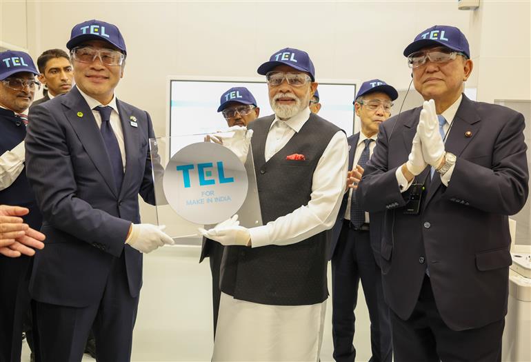 PM visits Tokyo Electron Limited factory in Sendai, Japan on August 30, 2025.:Prime Minister's Office PM visits Tokyo Electron Limited factory in Sendai, Japan on August 30, 2025.:Prime Minister