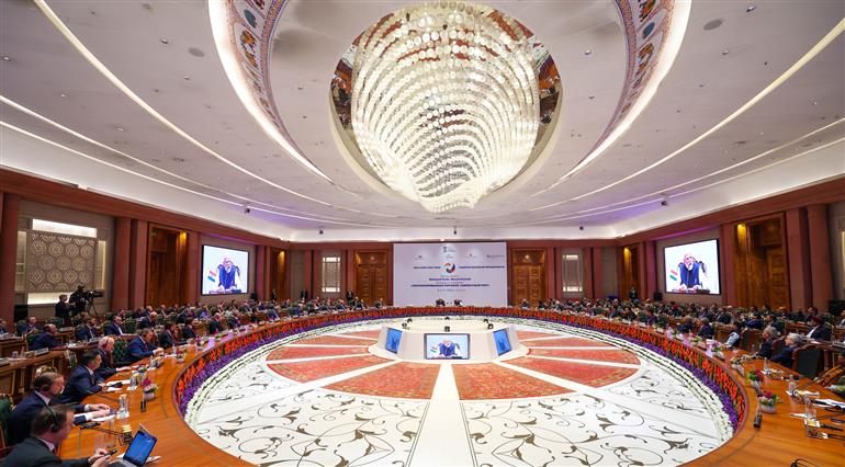 प्रधानमंत्री श्री नरेन्द्र मोदी 05 दिसंबर, 2025 को नई दिल्ली स्थित भारत मंडपम में रूसी संघ के राष्ट्रपति श्री व्लादिमीर पुतिन के साथ भारत-रूस बिजनेस फोरम में भाग लेते हुए।
