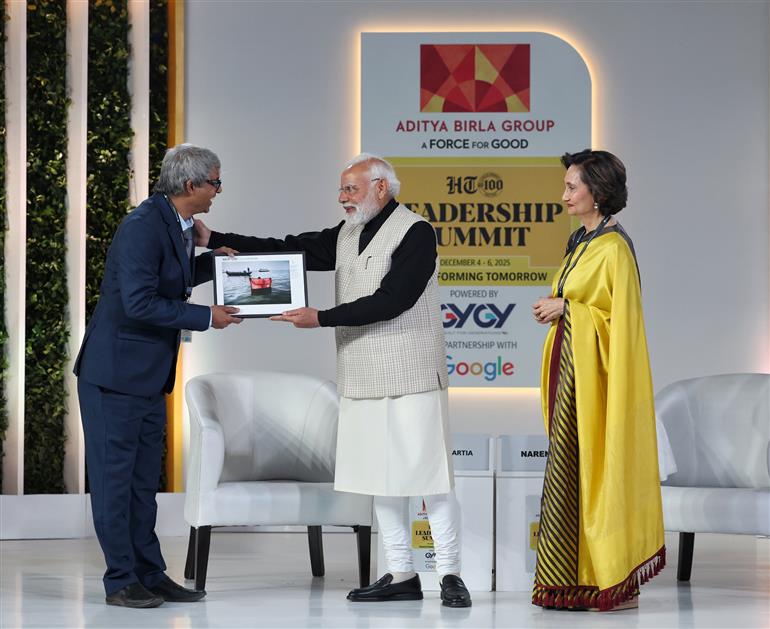 प्रधानमंत्री श्री नरेन्द्र मोदी 06 दिसंबर, 2025 को नई दिल्ली में हिंदुस्तान टाइम्स लीडरशिप समिट 2025 में भाग लेते हुए।