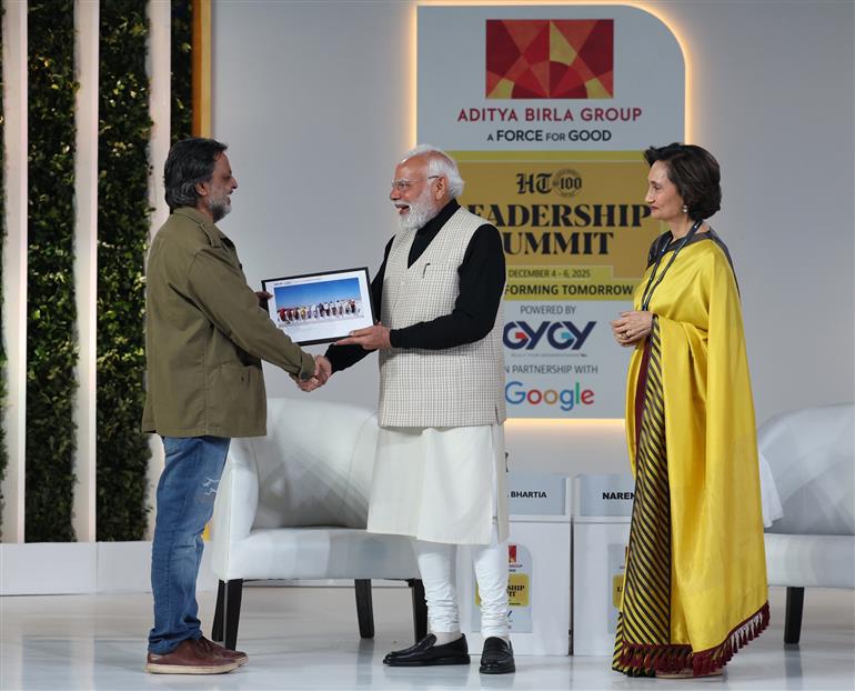 प्रधानमंत्री श्री नरेन्द्र मोदी 06 दिसंबर, 2025 को नई दिल्ली में हिंदुस्तान टाइम्स लीडरशिप समिट 2025 में भाग लेते हुए।
