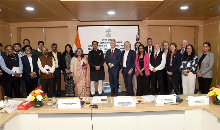 कौशल विकास एवं उद्यमिता तथा शिक्षा राज्यमंत्री (स्वतंत्र प्रभार) श्री जयंत चौधरी ने कौशल विकास एवं उद्यमिता मंत्रालय की सचिव सुश्री देबाश्री मुखर्जी के साथ 9 दिसंबर 2025 को नई दिल्ली में आयोजित भारत–ऑस्ट्रेलिया स्किलिंग पार्टनरशिप राउंड टेबल में शिरकत की।