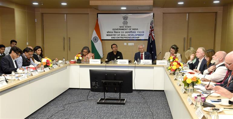 कौशल विकास एवं उद्यमिता तथा शिक्षा राज्यमंत्री (स्वतंत्र प्रभार) श्री जयंत चौधरी ने कौशल विकास एवं उद्यमिता मंत्रालय की सचिव सुश्री देबाश्री मुखर्जी के साथ 9 दिसंबर 2025 को नई दिल्ली में आयोजित भारत–ऑस्ट्रेलिया स्किलिंग पार्टनरशिप राउंड टेबल में शिरकत की।