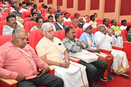 शिक्षा और कौशल विकास एवं उद्यमिता राज्य मंत्री (स्वतंत्र प्रभार) श्री जयंत चौधरी 11 दिसंबर 2025 को उत्तर प्रदेश के वाराणसी स्थित काशी तमिल संगमम् 4.0 के अंतर्गत आयोजित बनारस हिंदू विश्वविद्यालय के सत्र में मुख्य अतिथि के रूप में शामिल हुए।