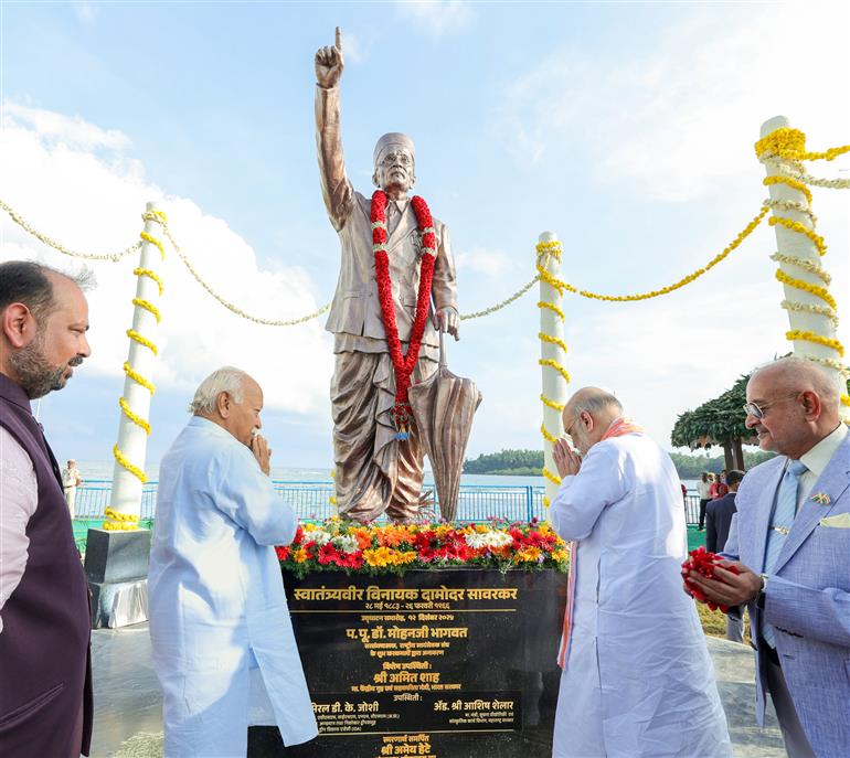 गृह एवं सहकारिता मंत्री श्री अमित शाह ने 12 दिसंबर 2025 को अंडमान और निकोबार द्वीपसमूह की राजधानी श्री विजया पुरम में वीर दामोदर सावरकर की भव्य प्रतिमा का अनावरण किया और ‘वीर सावरकर इंस्पिरेशन पार्क’ का उद्घाटन किया।