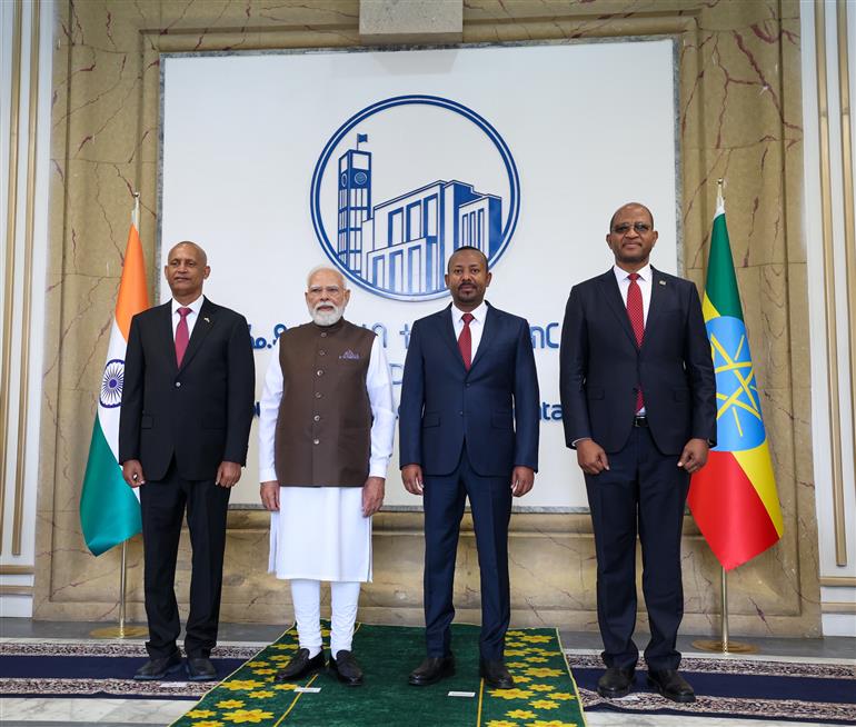 प्रधानमंत्री श्री नरेन्द्र मोदी 17 दिसंबर 2025 को इथियोपिया के अदीस अबाबा में इथियोपियाई संसद पहुँचे।
:Prime Minister