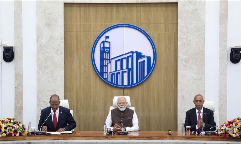 प्रधानमंत्री श्री नरेन्द्र मोदी 17 दिसंबर 2025 को इथियोपिया के अदीस अबाबा में इथियोपियाई संसद पहुँचे।
:Prime Minister