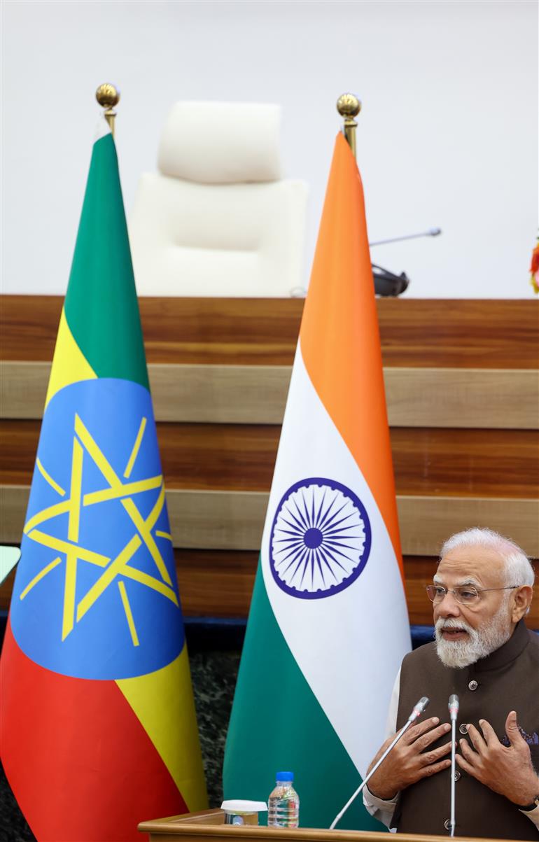 प्रधानमंत्री श्री नरेन्द्र मोदी 17 दिसंबर 2025 को इथियोपिया की राजधानी अदीस अबाबा में इथियोपियाई संसद में आयोजित संयुक्त सत्र को संबोधित करते हुए।
:Prime Minister