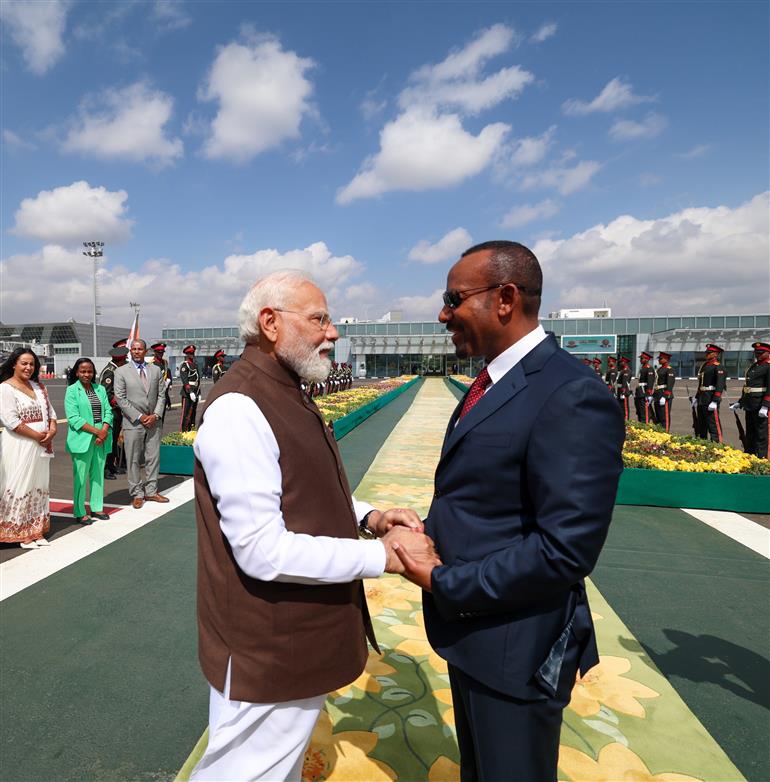 प्रधानमंत्री श्री नरेन्द्र मोदी 17 दिसंबर 2025 को इथियोपिया से ओमान के लिए रवाना हुए।:Prime Minister