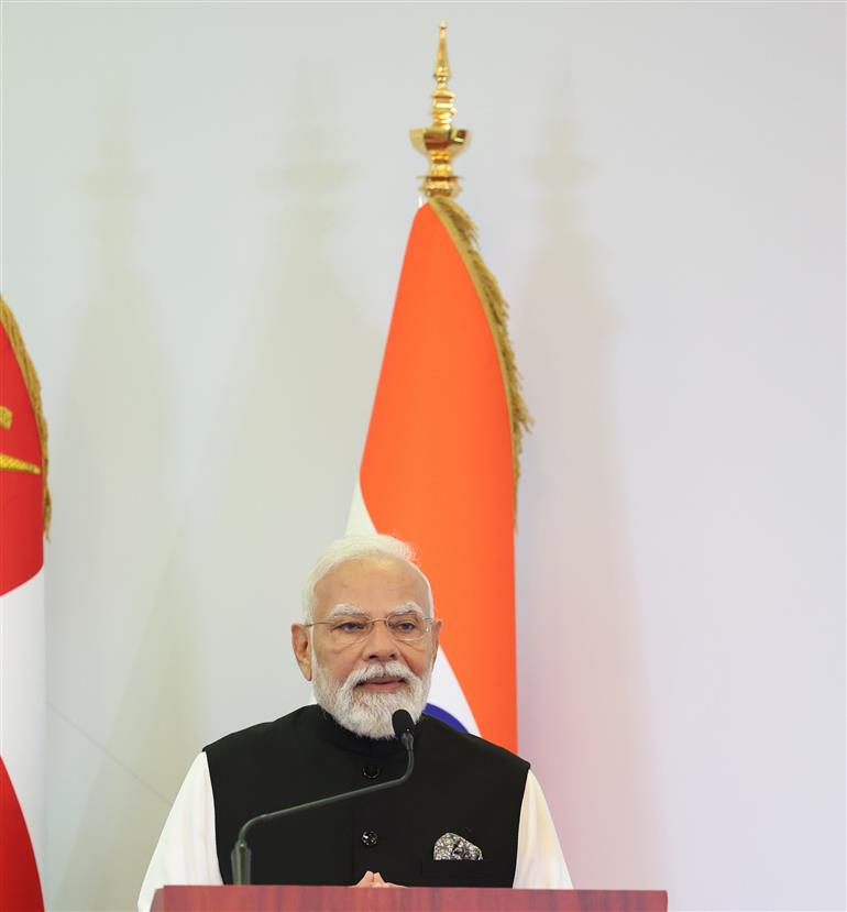 PM addresses India-Oman Business Summit at Muscat, in Oman on December 18, 2025.