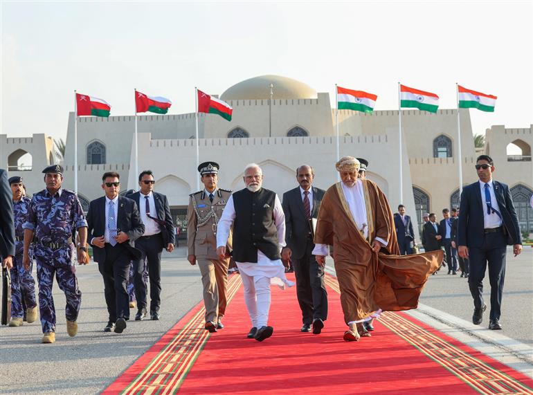 प्रधानमंत्री श्री नरेन्द्र मोदी 18 दिसंबर 2025 को ओमान से नई दिल्ली के लिए रवाना हुए।