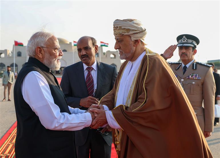 प्रधानमंत्री श्री नरेन्द्र मोदी 18 दिसंबर 2025 को ओमान से नई दिल्ली के लिए रवाना हुए।