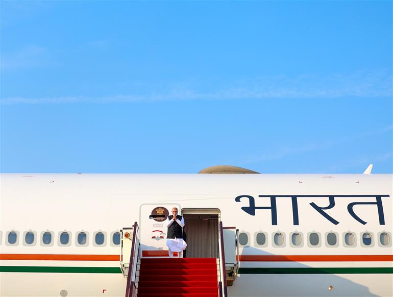 प्रधानमंत्री श्री नरेन्द्र मोदी 18 दिसंबर 2025 को ओमान से नई दिल्ली के लिए रवाना हुए।