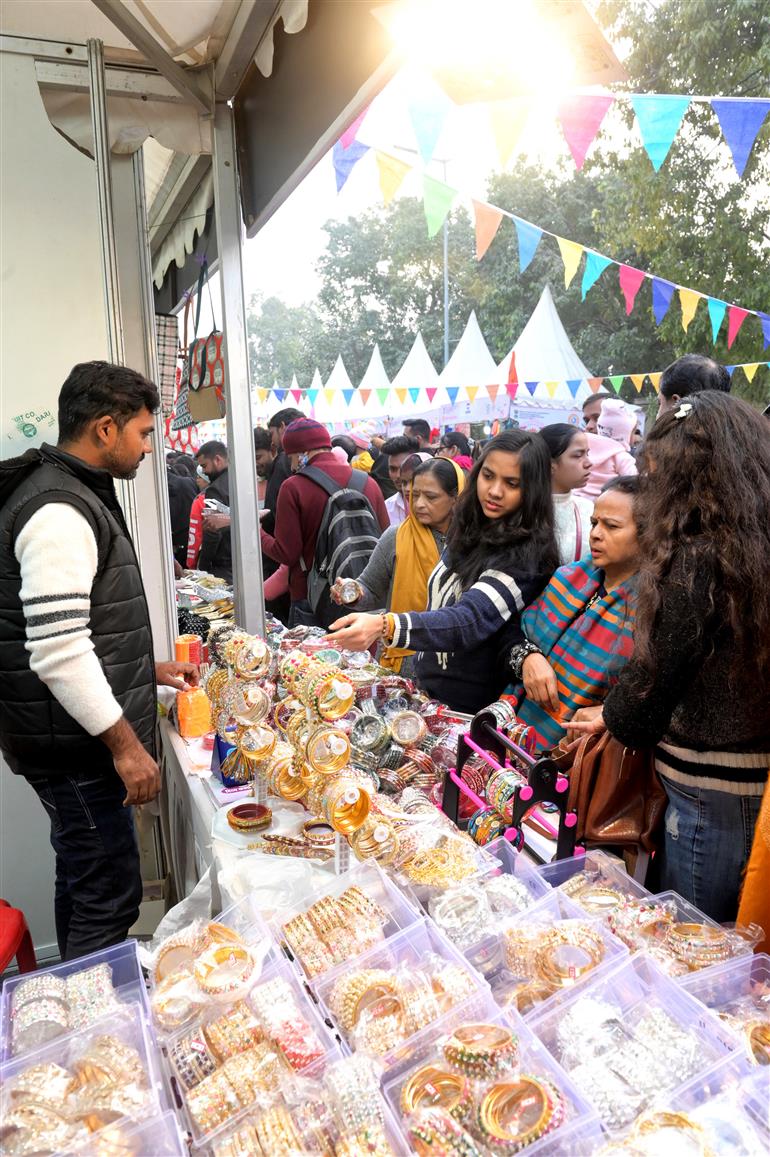 दिव्यांगजन सशक्तिकरण विभाग (DEPwD) द्वारा 21 दिसंबर 2025 को नई दिल्ली में आयोजित ‘दिव्य कला मेला’ के समापन समारोह की झलकियां।