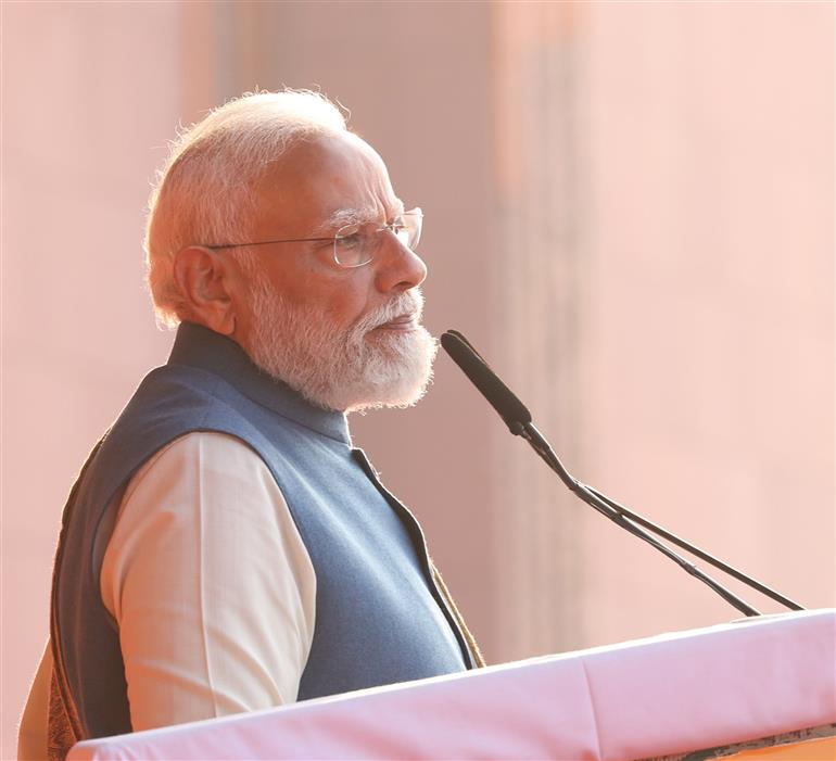 प्रधानमंत्री श्री नरेन्द्र मोदी 25 दिसंबर, 2025 को उत्तर प्रदेश के लखनऊ में राष्ट्र प्रेरणा स्थल के उद्घाटन समारोह को संबोधित करते हुए।