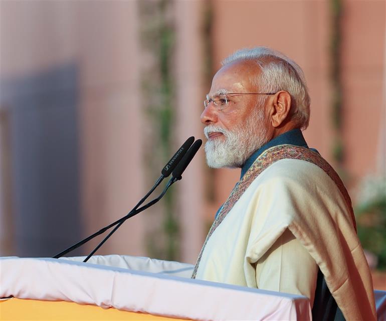प्रधानमंत्री श्री नरेन्द्र मोदी 25 दिसंबर, 2025 को उत्तर प्रदेश के लखनऊ में राष्ट्र प्रेरणा स्थल के उद्घाटन समारोह को संबोधित करते हुए।
