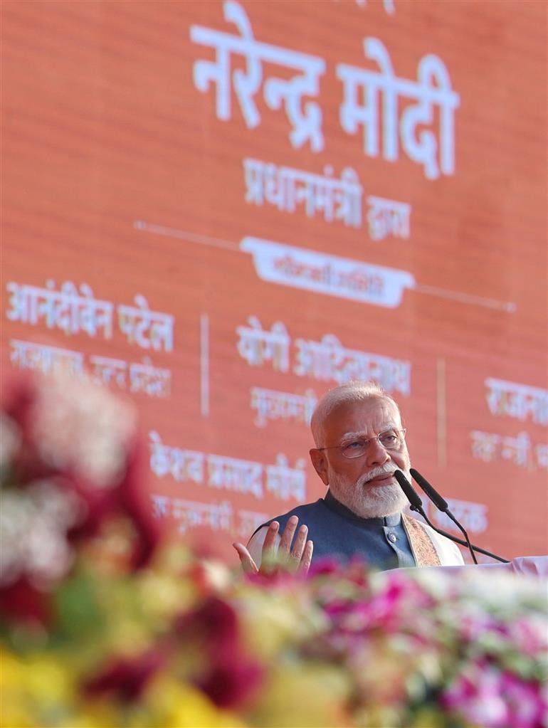 प्रधानमंत्री श्री नरेन्द्र मोदी 25 दिसंबर, 2025 को उत्तर प्रदेश के लखनऊ में राष्ट्र प्रेरणा स्थल के उद्घाटन समारोह को संबोधित करते हुए।
