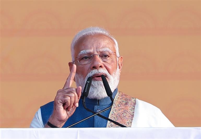 प्रधानमंत्री श्री नरेन्द्र मोदी 25 दिसंबर, 2025 को उत्तर प्रदेश के लखनऊ में राष्ट्र प्रेरणा स्थल के उद्घाटन समारोह को संबोधित करते हुए।