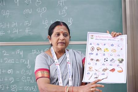 काशी तमिल संगमम् 4.0 के तहत, काशी के छात्र 26 दिसंबर, 2025 को सीखने और सेहत पर फोकस करने के लिए एक दिन के लिए आईआईटी मद्रास में एकत्र हुए। दिन की शुरुआत इंटरैक्टिव तमिल भाषा सेशन से हुई, जहां छात्रों ने बोली जाने वाली तमिल भाषा सीखी, जिसके बाद एक योग सेशन हुआ।:Ministry of Education