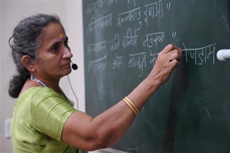 काशी तमिल संगमम् 4.0 के तहत, काशी के छात्र 26 दिसंबर, 2025 को सीखने और सेहत पर फोकस करने के लिए एक दिन के लिए आईआईटी मद्रास में एकत्र हुए। दिन की शुरुआत इंटरैक्टिव तमिल भाषा सेशन से हुई, जहां छात्रों ने बोली जाने वाली तमिल भाषा सीखी, जिसके बाद एक योग सेशन हुआ।:Ministry of Education