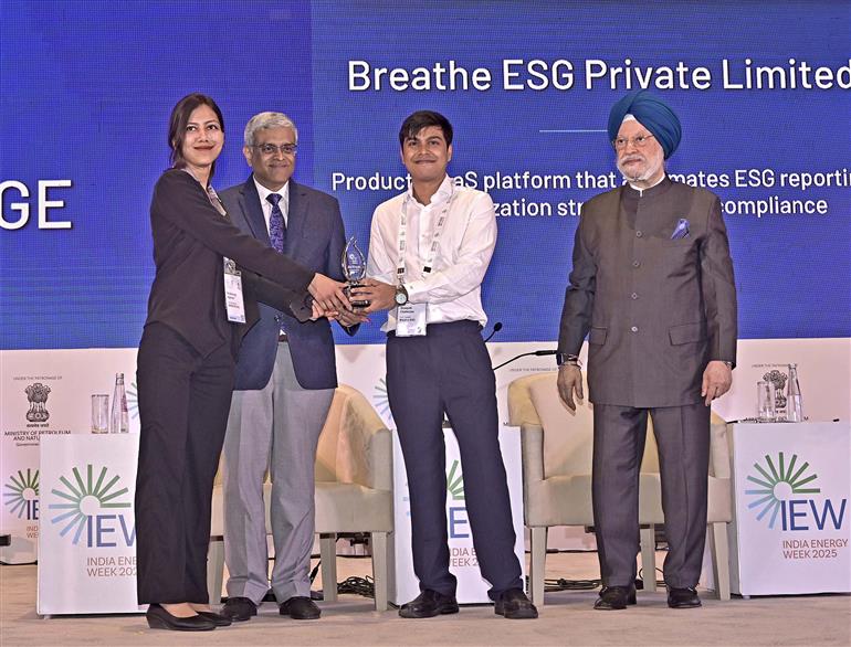 The Union Minister of Petroleum and Natural Gas, Shri Hardeep Singh Puri Attending Avinya 25 startup challenge during the India Energy Week 2025 in New Delhi on February 14, 2025.