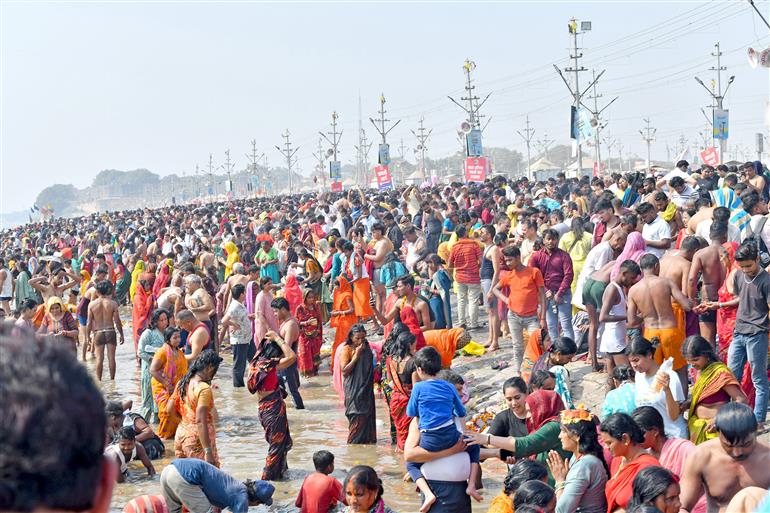 Sangam Snan during the Maha Kumbh Mela 2025 at Triveni Ghat, Prayagraj in Uttar Pradesh on February 17, 2025.