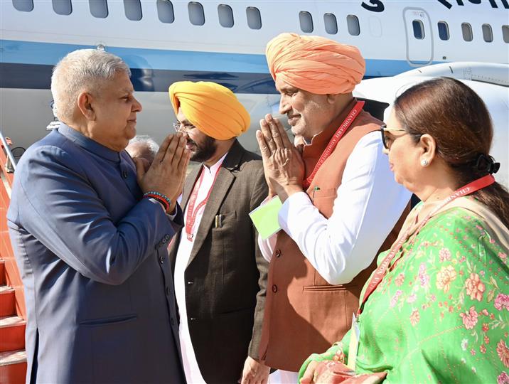 The Vice President of India, Shri Jagdeep Dhankhar being welcomed by Shri Bandaru Dattatreya, Governor of Haryana, Shri Tarunpreet Singh Sond, Minister, Government of Punjab, Shri Shyam Singh Rana, Minister, Government of Haryana and other dignitaries on his arrival, in Chandigarh on February 17, 2025.