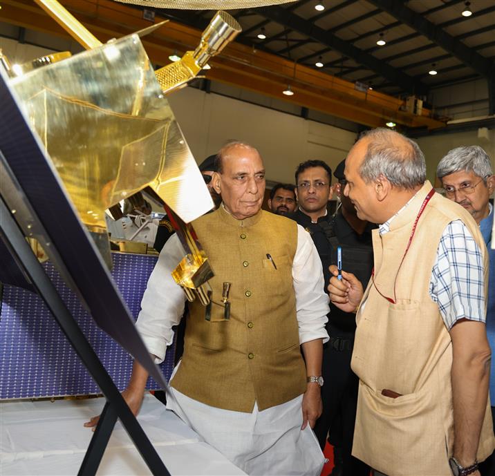 केंद्रीय रक्षा मंत्री श्री राजनाथ सिंह 28 फरवरी, 2025 को हैदराबाद में राष्ट्रीय विज्ञान दिवस समारोह में भाग लेते हुए।