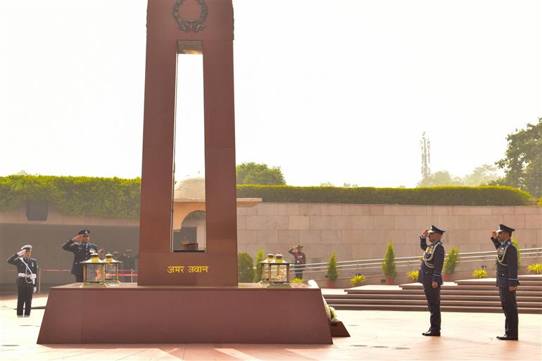 Air Marshal Jeetendra Mishra AVSM VSM paying his respects at the National War Memorial after taking over command of WAC, IAF, in New Delhi on January 01, 2025.