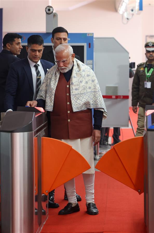 प्रधानमंत्री श्री नरेन्द्र मोदी ने 05 जनवरी, 2025 को साहिबाबाद आरआरटीएस स्टेशन से न्यू अशोक नगर आरआरटीएस स्टेशन तक नमो भारत ट्रेन में यात्रा की।