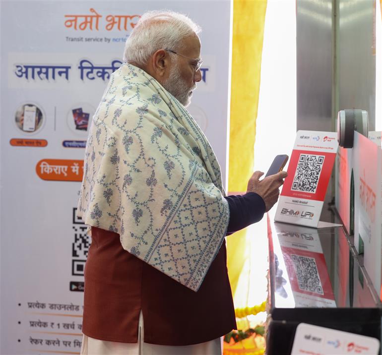 प्रधानमंत्री श्री नरेन्द्र मोदी ने 05 जनवरी, 2025 को साहिबाबाद आरआरटीएस स्टेशन से न्यू अशोक नगर आरआरटीएस स्टेशन तक नमो भारत ट्रेन में यात्रा की।