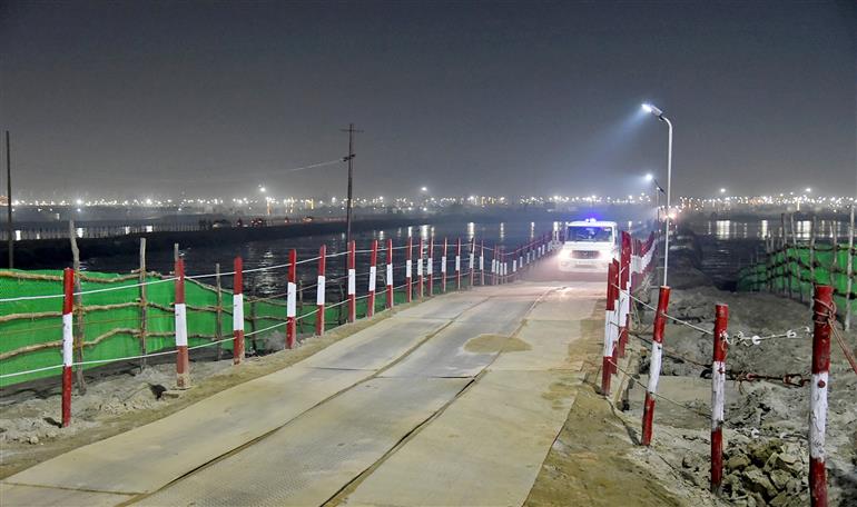 Glimpses of Mahaveer Marg Pontoon Bridge during the preparation of Maha-Kumbh Mela 2025 at Prayagraj in Uttar Pradesh on January 08, 2025.:Ministry of Culture