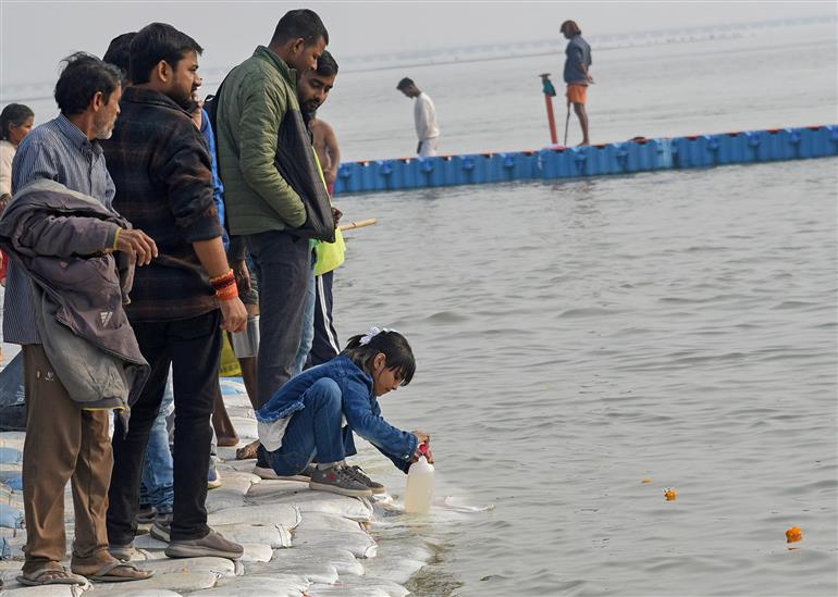 Glimpses of the Sangam Snan and Roadside activities during the preparation of Maha-Kumbh Mela 2025 at Prayagraj, in Uttar Pradesh on January 09, 2025.:Ministry of Culture