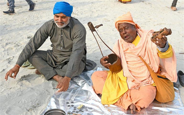 Glimpses of the Sangam Snan and Roadside activities during the preparation of Maha-Kumbh Mela 2025 at Prayagraj, in Uttar Pradesh on January 09, 2025.:Ministry of Culture