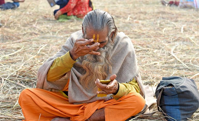 Glimpses of the Sangam Snan and Roadside activities during the preparation of Maha-Kumbh Mela 2025 at Prayagraj, in Uttar Pradesh on January 09, 2025.:Ministry of Culture