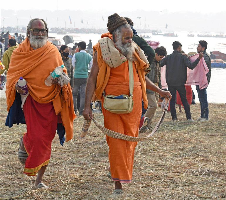 Glimpses of the Sangam Snan and Roadside activities during the preparation of Maha-Kumbh Mela 2025 at Prayagraj, in Uttar Pradesh on January 09, 2025.:Ministry of Culture