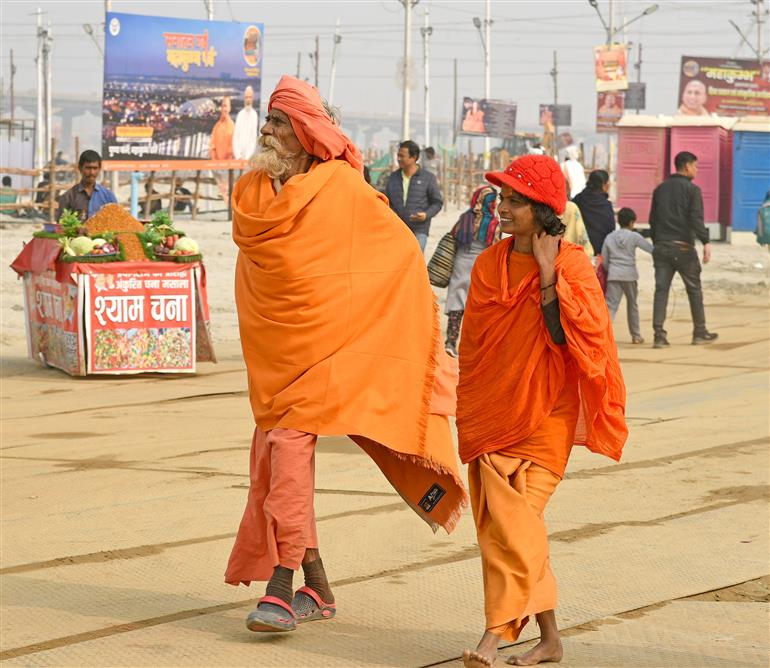 Glimpses of the Sangam Snan and Roadside activities during the preparation of Maha-Kumbh Mela 2025 at Prayagraj, in Uttar Pradesh on January 09, 2025.:Ministry of Culture