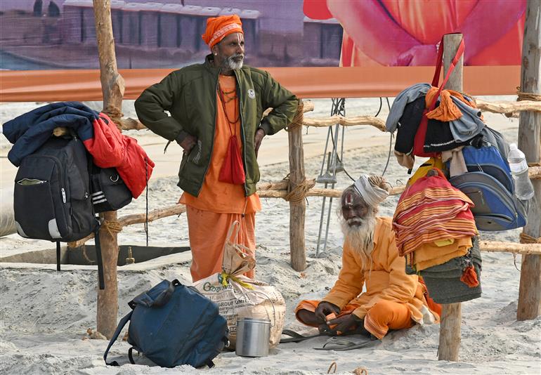 Glimpses of the Sangam Snan and Roadside activities during the preparation of Maha-Kumbh Mela 2025 at Prayagraj, in Uttar Pradesh on January 09, 2025.:Ministry of Culture