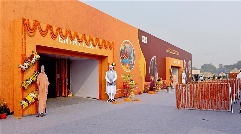 Glimpses of the Sangam Snan and Roadside activities during the preparation of Maha-Kumbh Mela 2025 at Prayagraj, in Uttar Pradesh on January 09, 2025.:Ministry of Culture