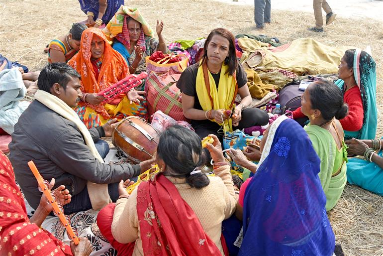 Glimpses of Roadside activities and Snan during the preparation of Maha-Kumbh Mela 2025 at Prayagraj, in Uttar Pradesh on January 10, 2025.:Ministry of Culture