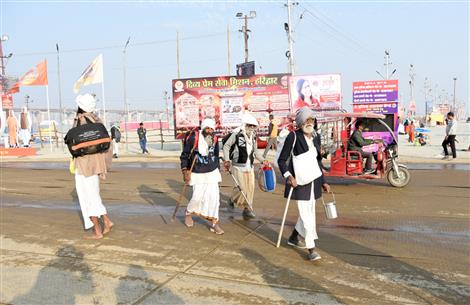 Glimpses of Roadside activities and Snan during the preparation of Maha-Kumbh Mela 2025 at Prayagraj, in Uttar Pradesh on January 11, 2025.:Ministry of Culture