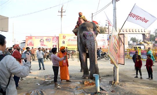 Glimpses of Roadside activities and Snan during the preparation of Maha-Kumbh Mela 2025 at Prayagraj, in Uttar Pradesh on January 11, 2025.:Ministry of Culture