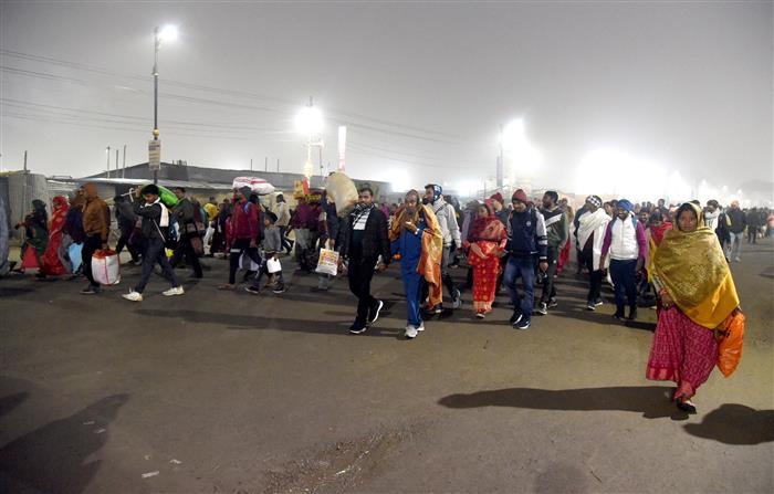 Glimpses of Devotees from all over the world gathered for ‘Snan’ in Maha Kumbh at Prayagraj January 13, 2025.:Ministry of Culture