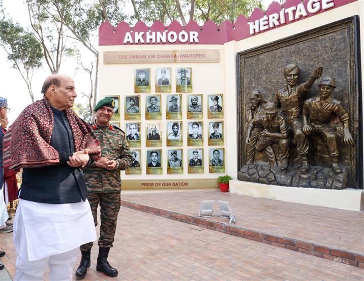 The Union Minister for Defence, Shri Rajnath Singh graced the 9th Armed Forces Veterans’ Day celebrations at Tanda Artillery Brigade (Akhnoor), in Jammu on January 14, 2025.