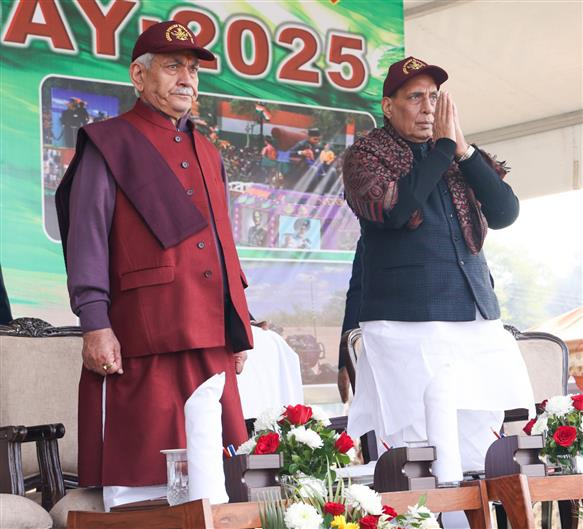 The Union Minister for Defence, Shri Rajnath Singh graced the 9th Armed Forces Veterans’ Day celebrations at Tanda Artillery Brigade (Akhnoor), in Jammu on January 14, 2025.