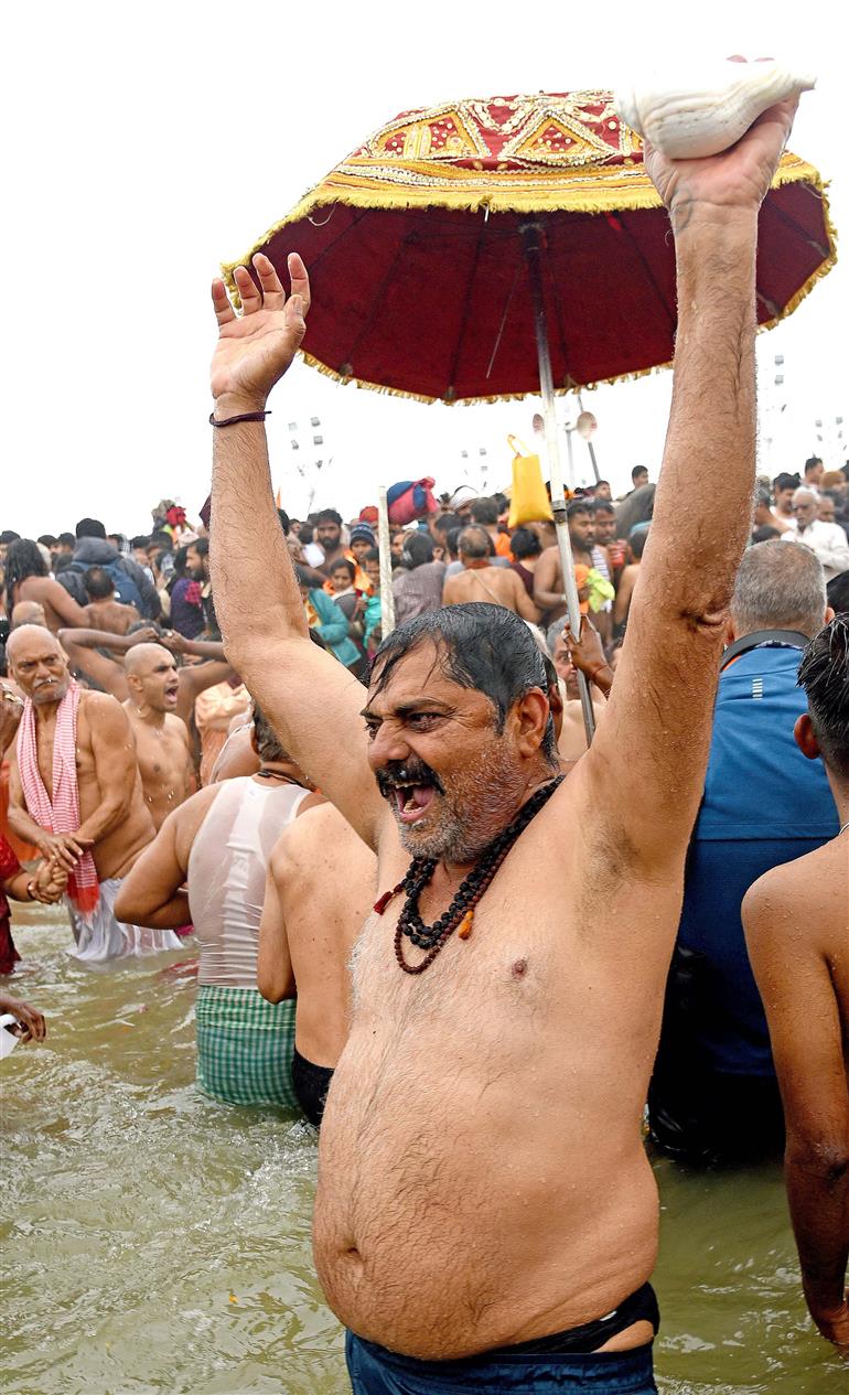 Glimpses of the ‘Snan’ on Makar Sankranti during Maha-Kumbh Mela 2025 at Prayagraj, in Uttar Pradesh on January 14, 2025.:Ministry of Culture