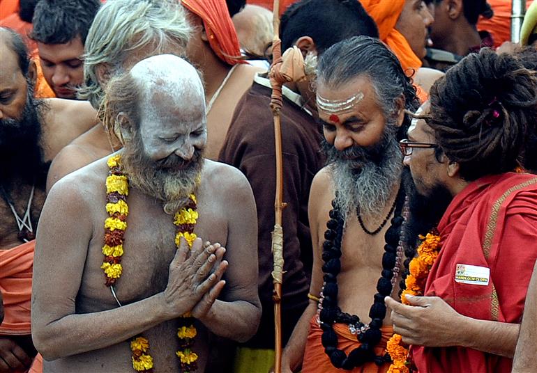 Glimpses of the ‘Snan’ on Makar Sankranti during Maha-Kumbh Mela 2025 at Prayagraj, in Uttar Pradesh on January 14, 2025.:Ministry of Culture